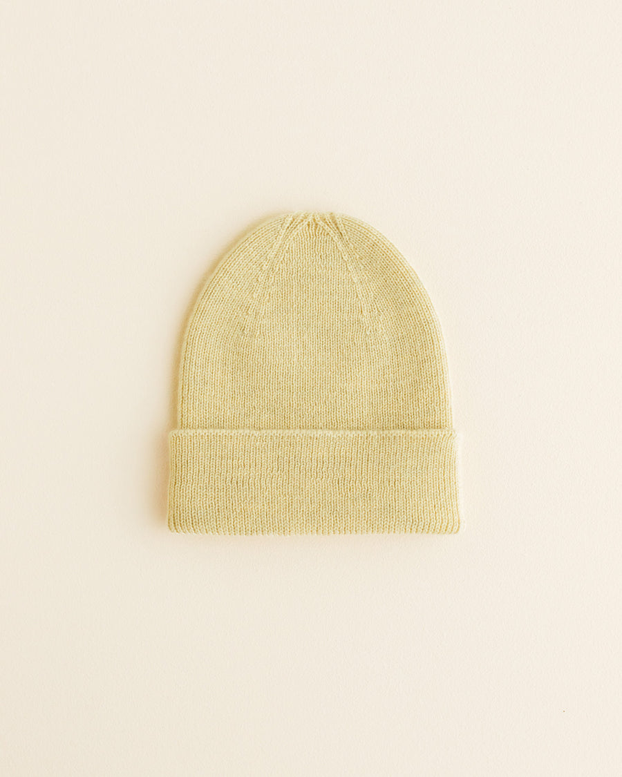 BEANIE newborn light yellow