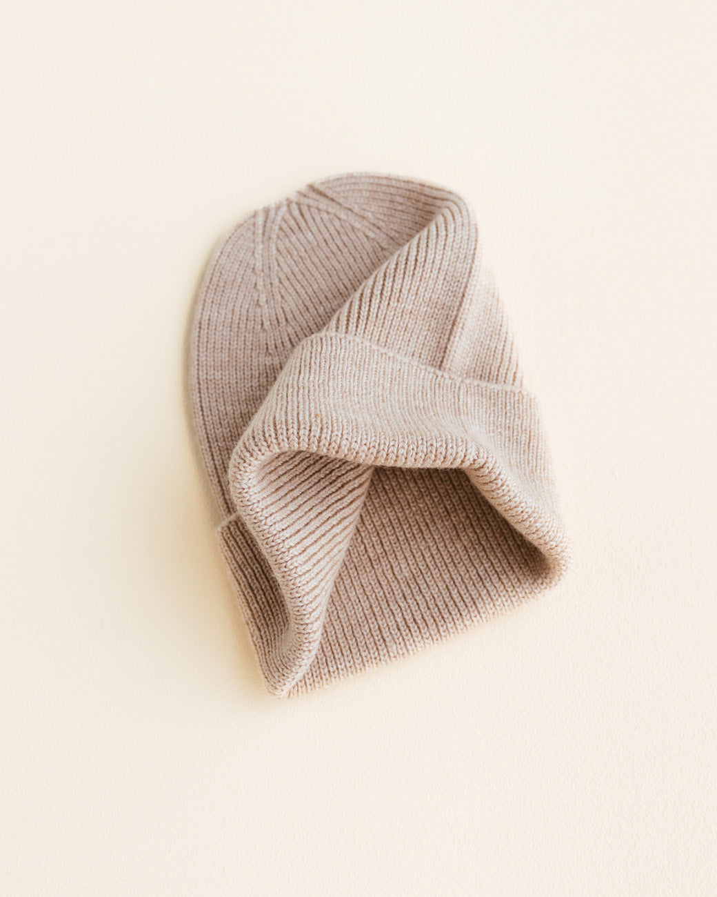 BEANIE newborn sand