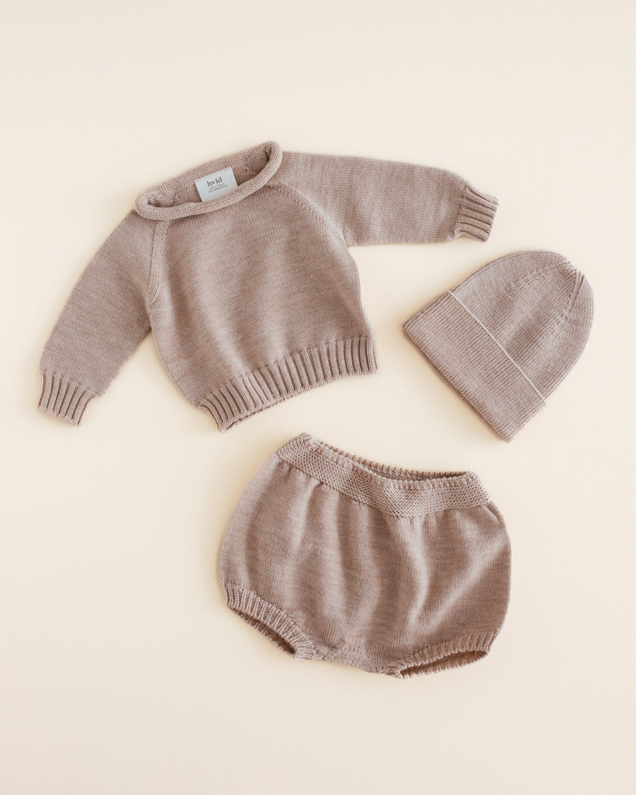 sweater georgette sand- in production